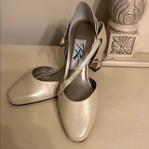 Ros Hommerson Cream Heels